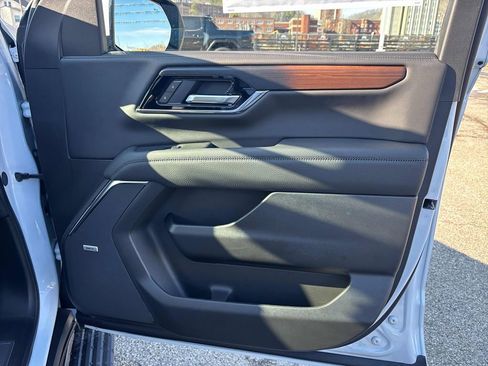 New 2026 GMC Yukon Denali image 39