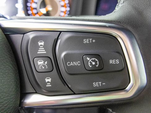 New 2026 Jeep Wrangler Unlimited Sahara AWD/4WD image 29