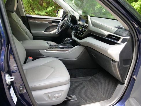 Used 2021 Toyota Highlander Limited AWD/4WD image 43