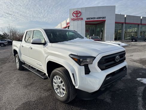 New 2026 Toyota Tacoma SR5 image 2
