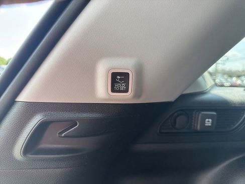 Used 2024 Jeep Grand Cherokee Limited w/ Black Appearance Package image 9