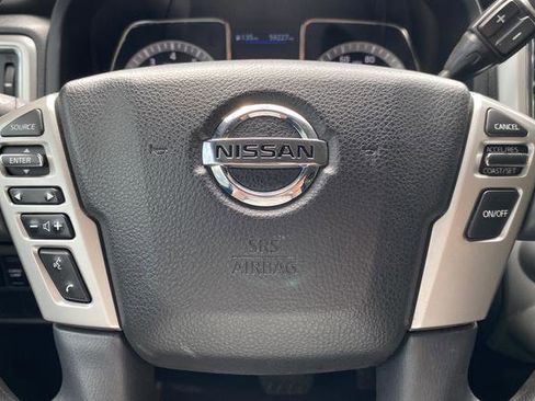 Used 2019 Nissan Titan SV AWD/4WD image 15