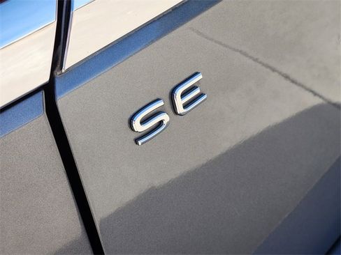 Used 2022 Volkswagen Atlas SE image 12