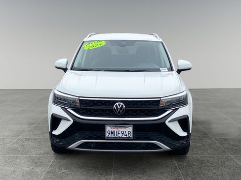 Used 2024 Volkswagen Taos SE w/ Black Wheel Package FWD image 8