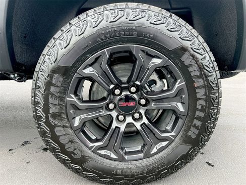 New 2025 GMC Canyon Elevation w/ Convenience Package image 26