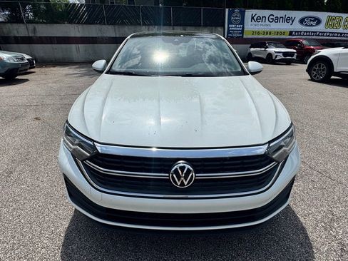Used 2023 Volkswagen Jetta SE w/ Panoramic Sunroof Package FWD image 8