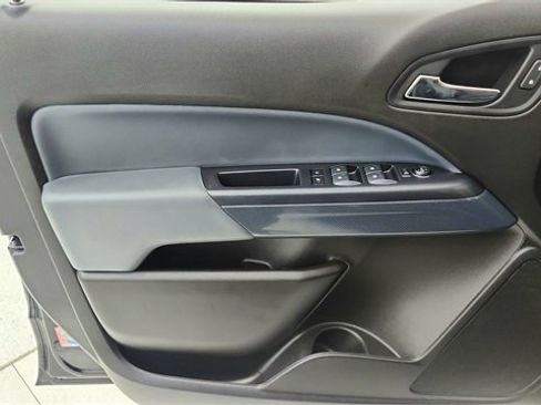 Used 2021 Chevrolet Colorado Z71 image 35