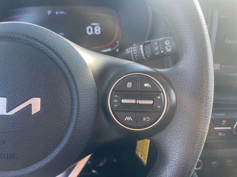 Used 2023 Kia Soul LX w/ LX Technology Package image 11