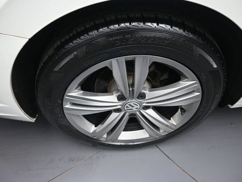 Used 2020 Volkswagen Jetta R-Line w/ R-Line Cold Weather Package FWD image 12