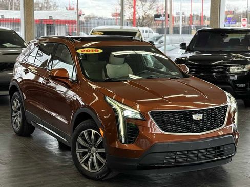 Used 2019 Cadillac XT4 Sport image 2