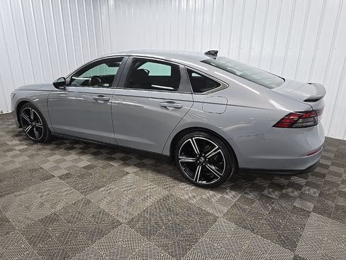 Used 2023 Honda Accord Sport image 4