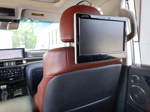 Used 2016 Lexus LX 570 4WD w/ Luxury Package image 50