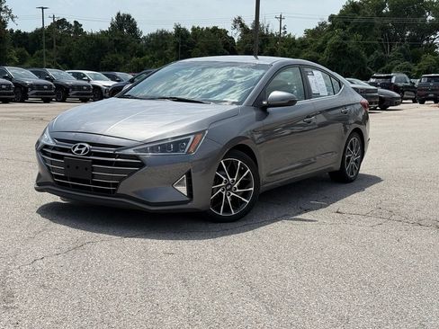 Used 2019 Hyundai Elantra Limited w/ Cargo Package FWD image 3