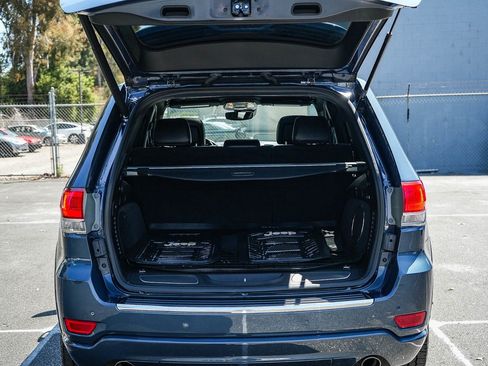 Used 2020 Jeep Grand Cherokee Overland RWD image 25