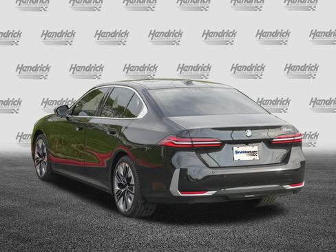 Used 2024 BMW 530i w/ Premium Package image 7