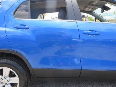 Used 2016 Chevrolet Trax LT w/ LT Convenience Package AWD/4WD image 36