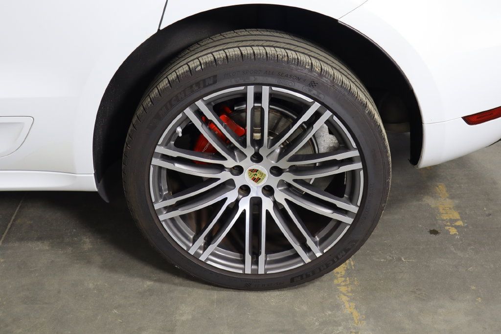 Used 2017 Porsche Macan GTS AWD/4WD image 41