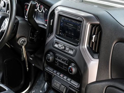 Used 2022 Chevrolet Silverado 1500 Custom w/ Safety Confidence Package AWD/4WD image 19