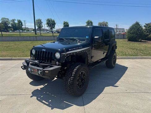 Used 2018 Jeep Wrangler Unlimited Rubicon w/ Connectivity Group AWD/4WD image 29