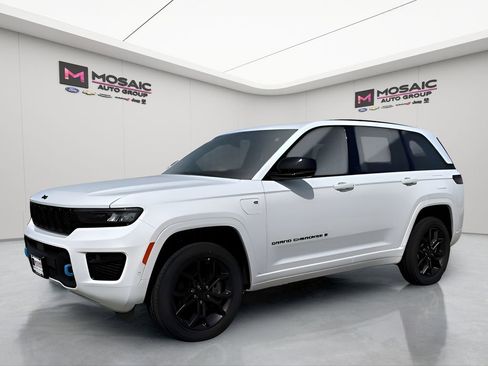 New 2025 Jeep Grand Cherokee Limited 4xe image 3