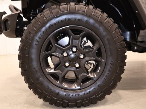 Used 2023 Jeep Gladiator Willys image 33