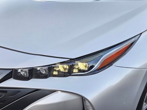 Used 2022 Toyota Prius Prime LE image 10