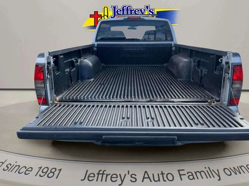 Used 2002 Nissan Frontier XE image 15