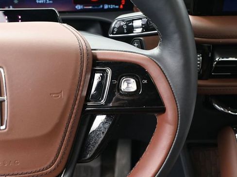 Used 2025 Lincoln Aviator Reserve w/ Jet Appearance Package image 31