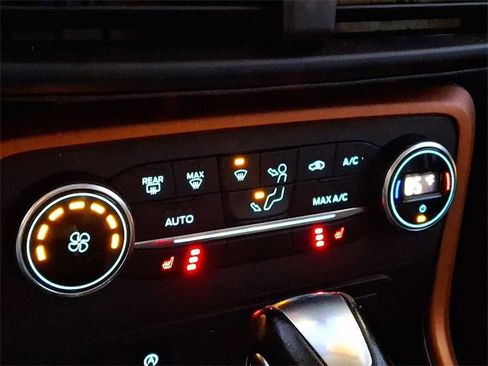 Used 2018 Ford EcoSport SES image 23