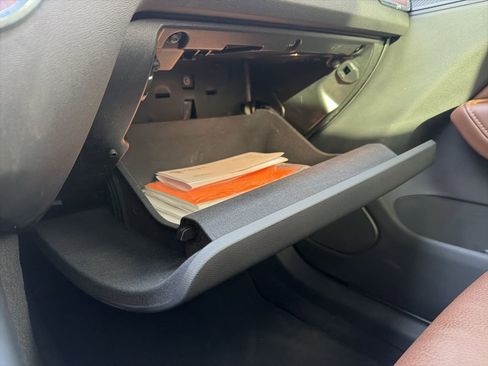 Certified 2025 Volvo XC60 T8 Plus w/ Protection Package Premier image 57