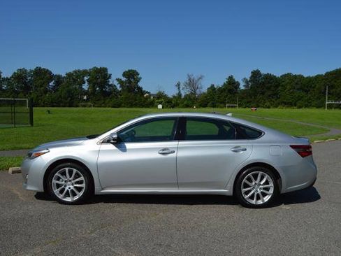Used 2014 Toyota Avalon Limited FWD image 60