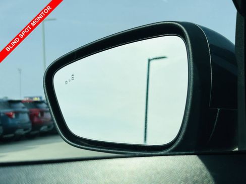 Used 2021 Ford Escape Titanium image 10