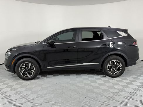Used 2023 Kia Sportage LX AWD/4WD image 2