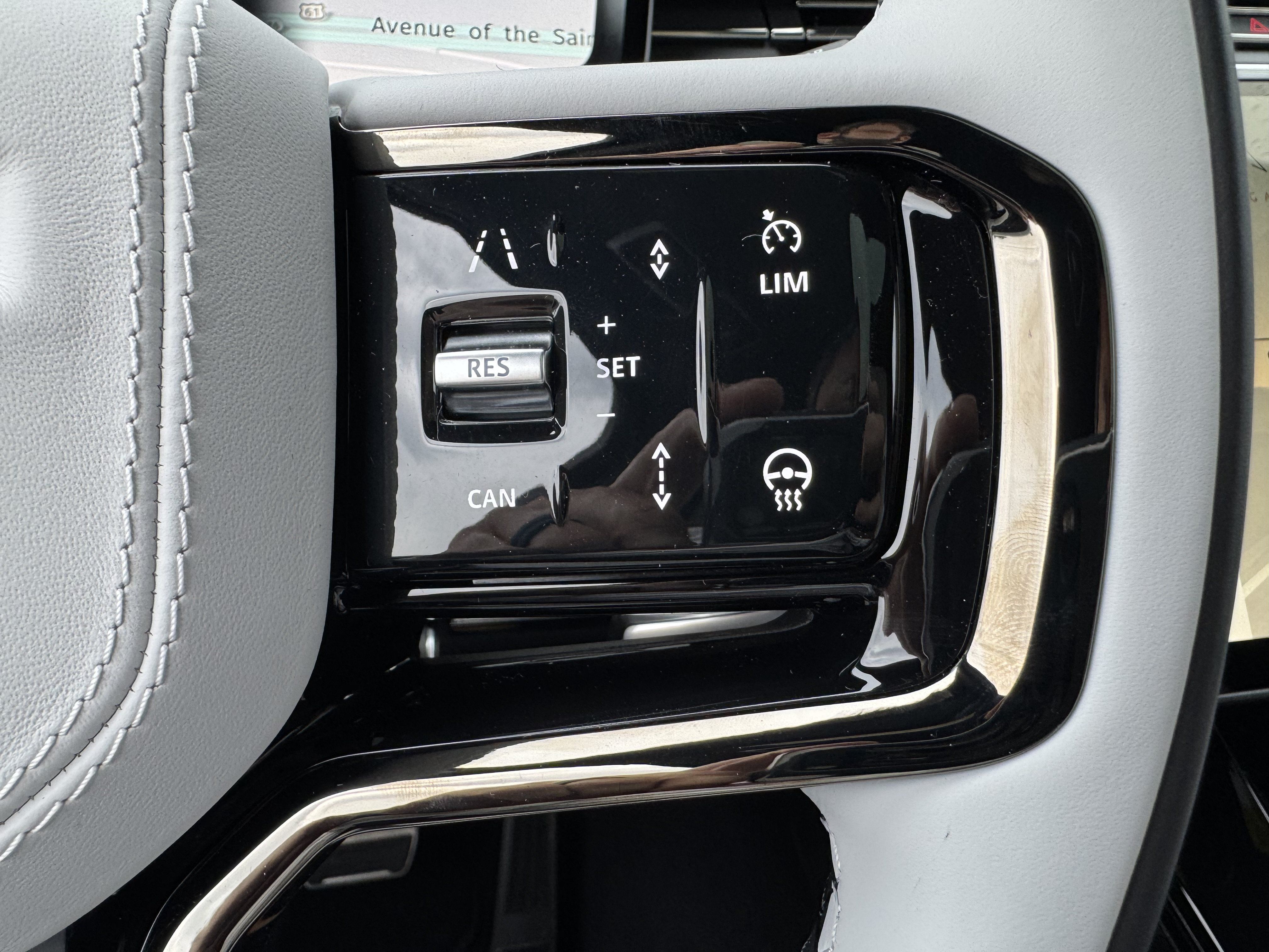 New 2026 Land Rover Range Rover Sport Dynamic SE AWD/4WD image 17