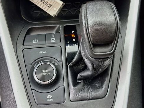 Used 2021 Toyota RAV4 XLE w/ Convenience Package AWD/4WD image 20