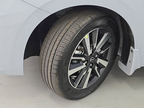 New 2025 Nissan Versa SV w/ Trunk Package image 30