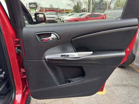 Used 2020 Dodge Journey SE w/ Blacktop Package FWD image 32