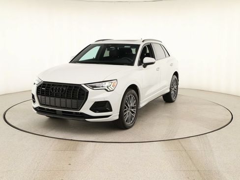 Certified 2023 Audi Q3 2.0T Premium w/ Convenience Package AWD/4WD image 12