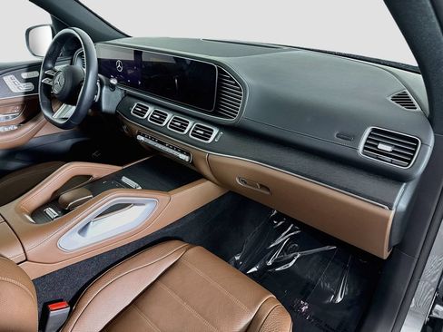 Used 2025 Mercedes-Benz GLS 450 4MATIC w/ AMG Line Exterior image 32