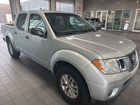Used 2016 Nissan Frontier SV image 1