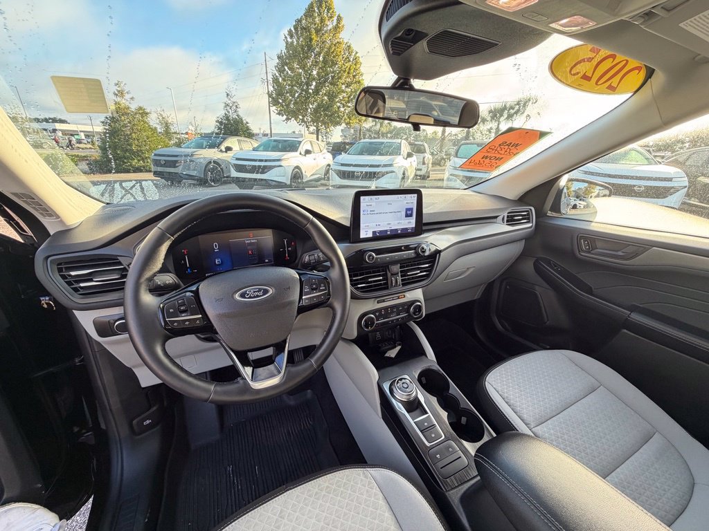 Used 2025 Ford Escape Active w/ Cold Weather Package AWD/4WD image 18