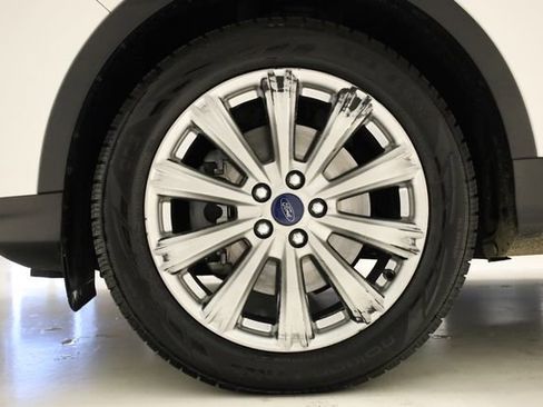 Used 2017 Ford Escape Titanium image 8