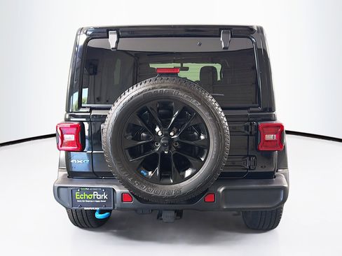 Used 2023 Jeep Wrangler Unlimited Sahara w/ Cold Weather Group AWD/4WD image 7