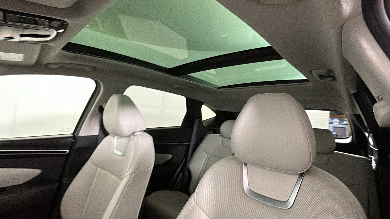 Certified 2022 Hyundai Tucson Limited AWD/4WD image 17