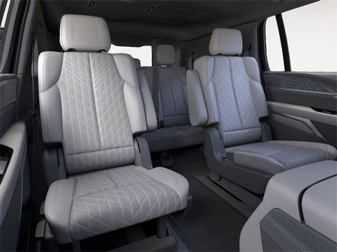 New 2025 Cadillac Escalade IQ Luxury 1 w/ LPO, Radiant Package image 17