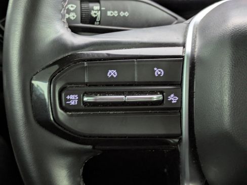 Used 2023 Chevrolet Colorado LT w/ LT Convenience Package III image 15