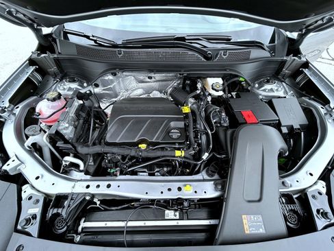 New 2025 Chevrolet Trax RS w/ Sunroof Package image 24