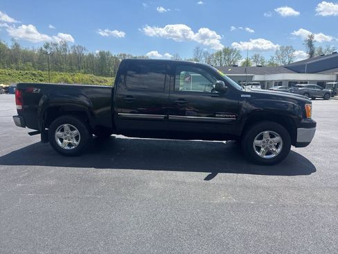 Used 2010 GMC Sierra 1500 SLT w/ All-Terrain Package AWD/4WD image 10