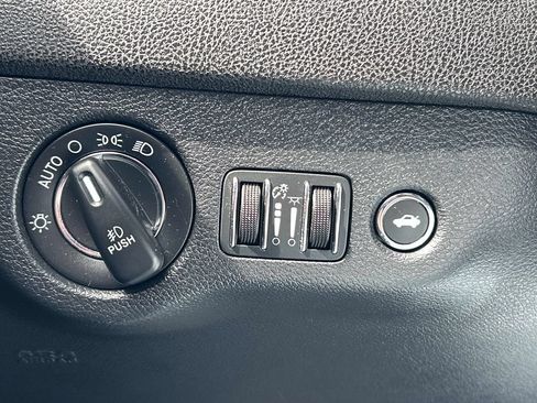 Used 2016 Chrysler 300 S AWD/4WD image 22