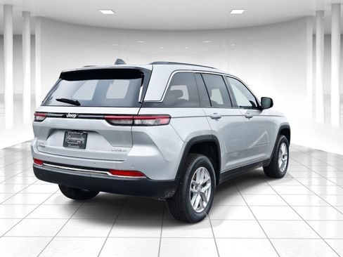 New 2026 Jeep Grand Cherokee Laredo X image 3